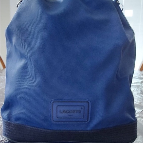 Chemise Lacoste Medium Bucket Bag - Picture 2 of 3